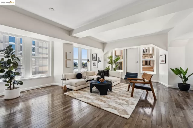 MLS: 41098445 Condo For Sale