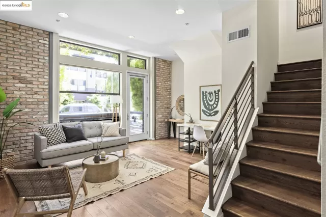 MLS: 41098454 Condo For Sale