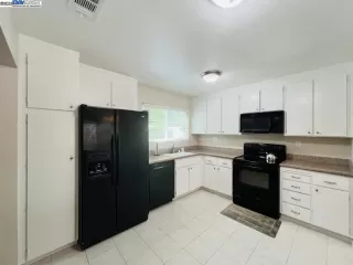 Photo #6: 41098554 Listing