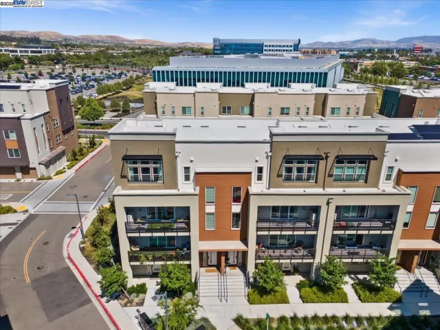 MLS: 41098570 Condo For Sale