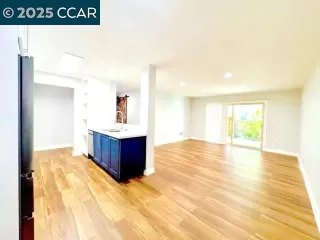 Photo #5: 41098695 Listing 