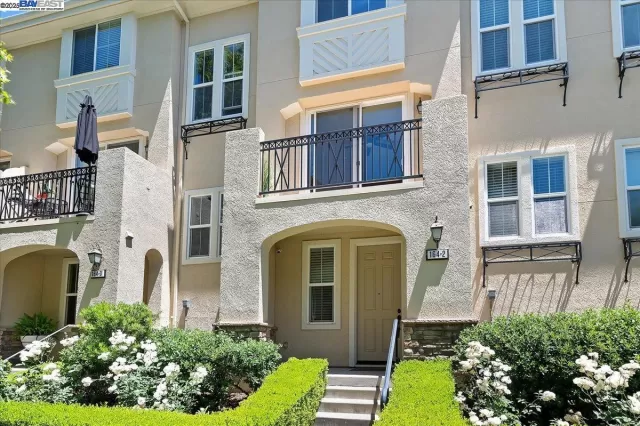 MLS: 41098751 Condo For Sale