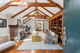 Photo #2: 41098789 Listing