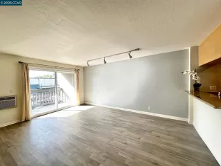 Photo #4: 41098855 Listing