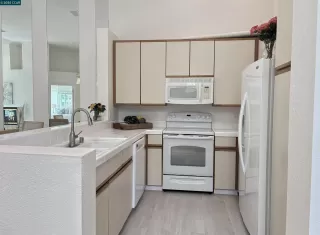 Photo #6: 41098890 Listing 