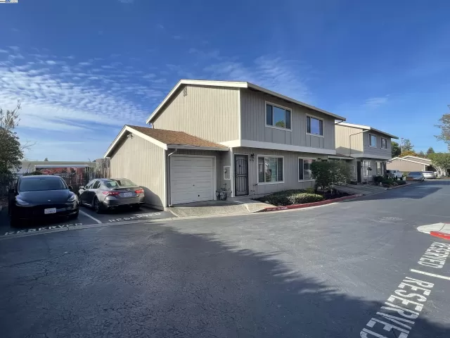 MLS: 41098922 Condo For Sale