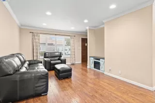 Photo #6: 41098922 Listing