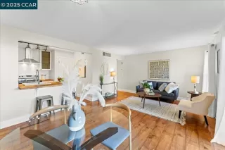 Photo #1: 41098987 Listing 