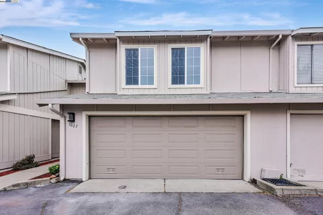 MLS: 41099053 Condo For Sale