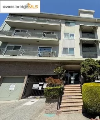 More Details about MLS # 41099066 : 3877 HOWE ST # 210