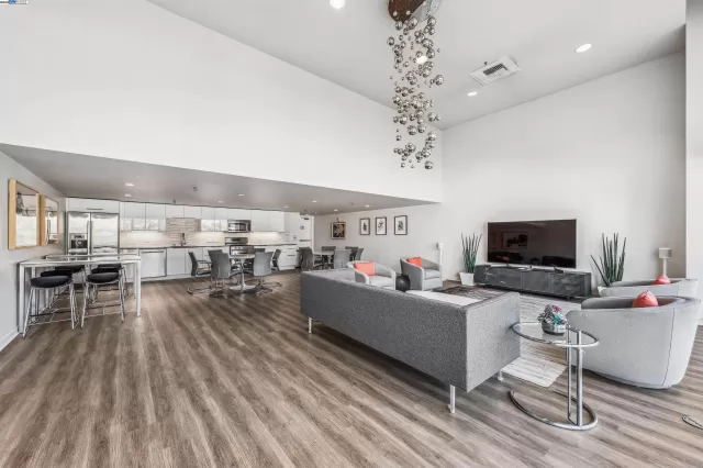 MLS: 41099084 Condo For Sale