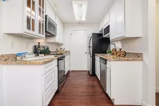 Photo #6: 41099197 Listing