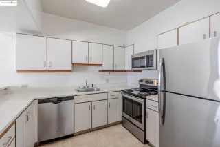 Photo #6: 41099382 Listing