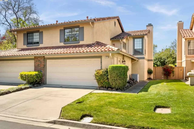 MLS: 41099384 Condo For Sale