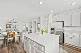 Photo #1: 41099394 Listing 