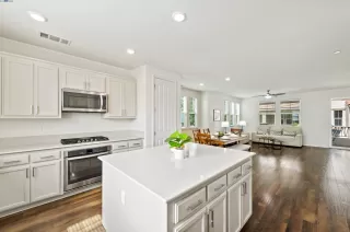 Photo #2: 41099394 Listing 