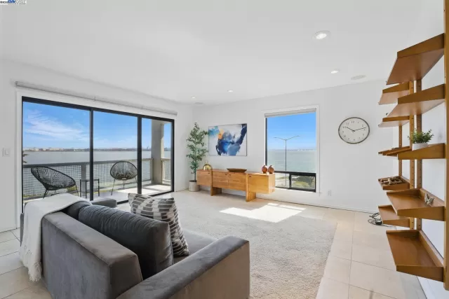 MLS: 41099402 Condo For Sale