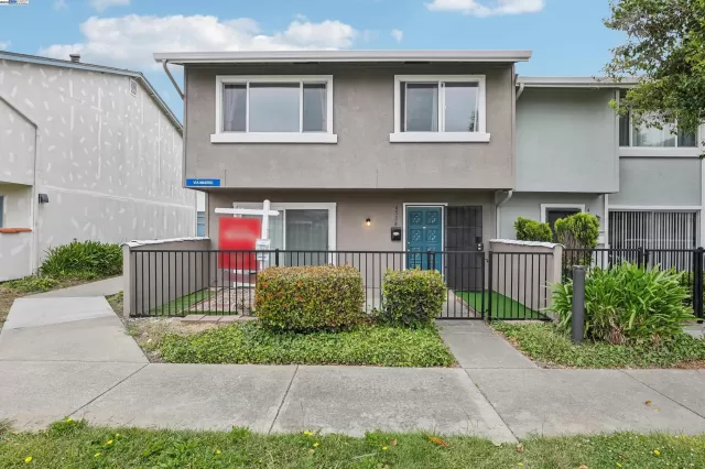 MLS: 41099406 Condo For Sale