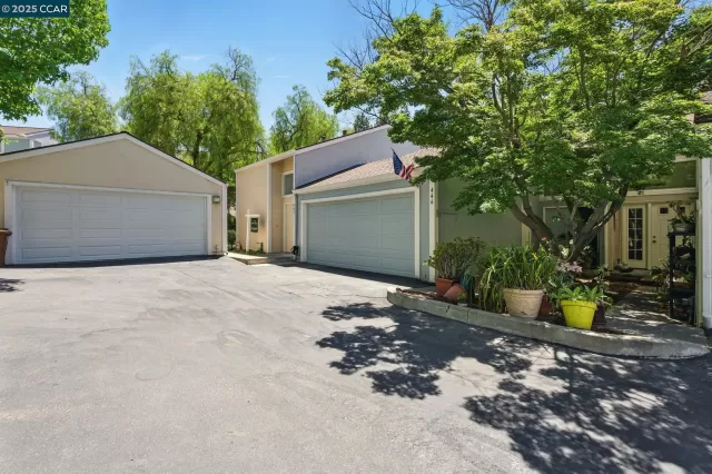 MLS: 41099483 Condo For Sale