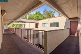 Photo #2: 41099607 Listing