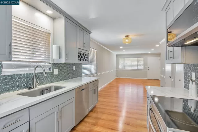 MLS: 41099661 Condo For Sale