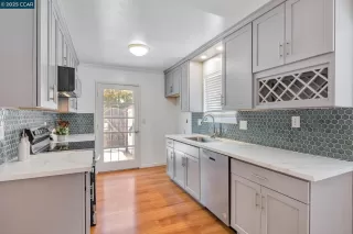 Photo #5: 41099661 Listing 