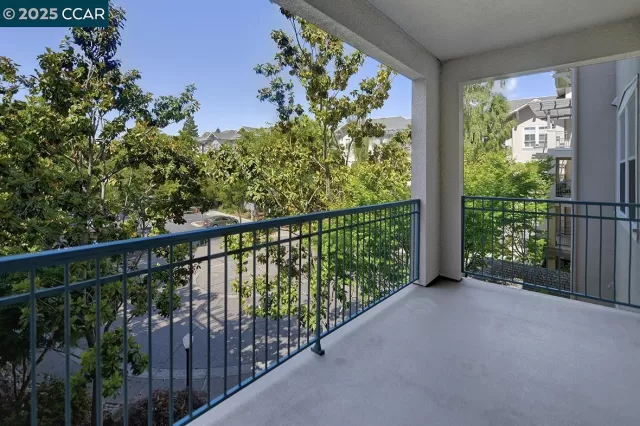 MLS: 41099867 Condo For Sale