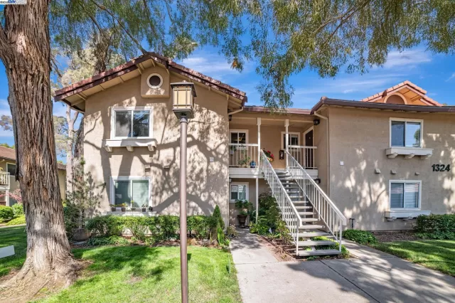 MLS: 41099976 Condo For Sale