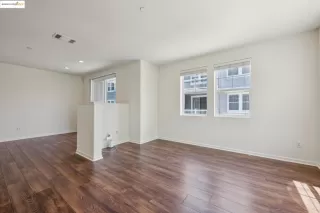 Photo #6: 41100094 Listing 