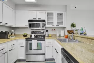 Photo #2: 41100108 Listing