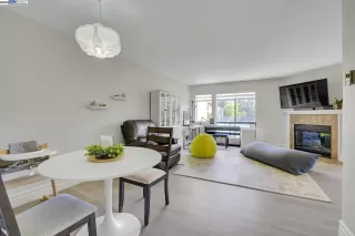 Photo #3: 41100108 Listing