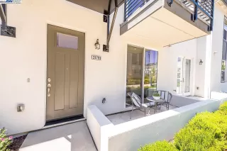 Photo #4: 41100150 Listing