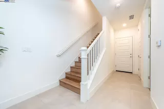 Photo #6: 41100150 Listing