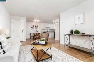 Photo #1: 41100204 Listing