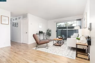 Photo #2: 41100204 Listing