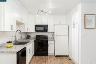 Photo #3: 41100204 Listing