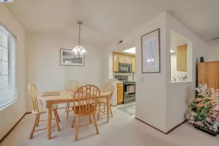 Photo #4: 41100205 Listing