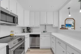 Photo #3: 41100206 Listing 