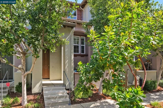 MLS: 41100221 Condo For Sale