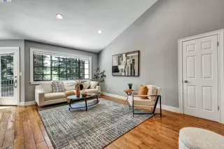 Photo #5: 41100280 Listing 