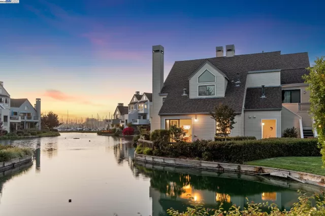 MLS: 41100284 Condo For Sale