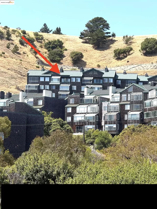 MLS: 41100303 Condo For Sale