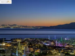 Photo #2: 41100303 Listing