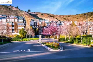 Photo #4: 41100303 Listing