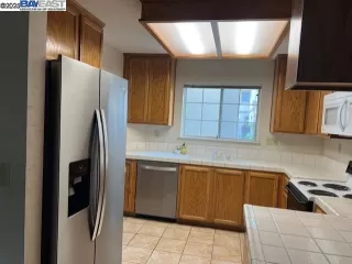 Photo #2: 41100306 Listing 