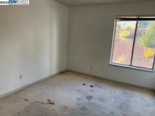 Photo #6: 41100306 Listing 