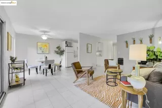 Photo #5: 41100312 Listing