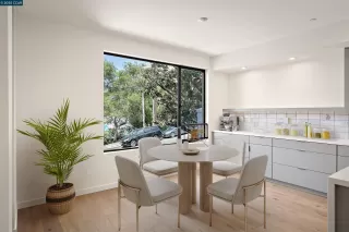 Photo #6: 41100315 Listing