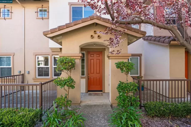 MLS: 41100322 Condo For Sale