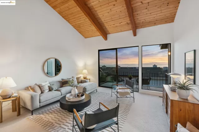 MLS: 41100367 Condo For Sale